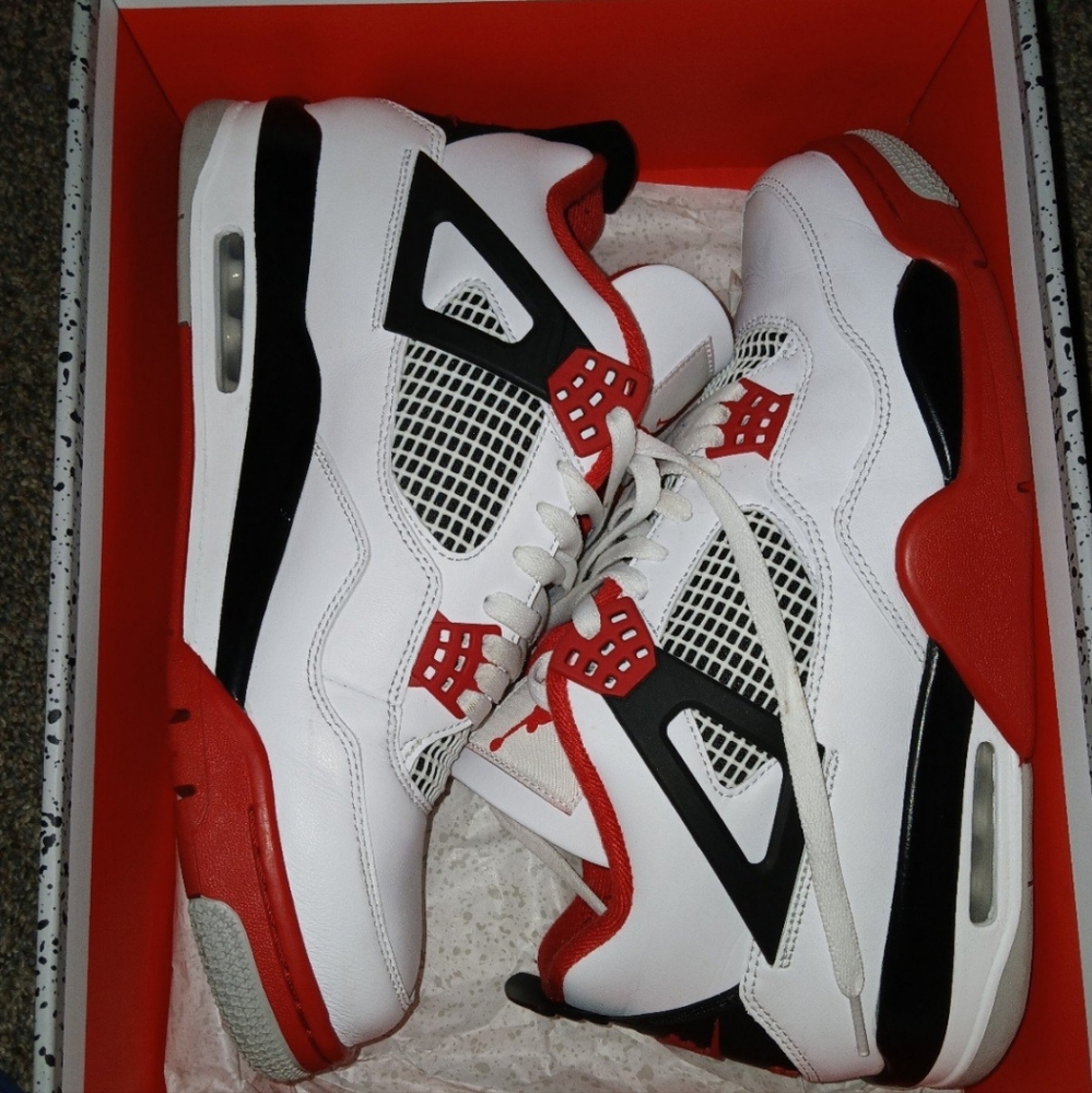Air Jordan 4 Fire Red